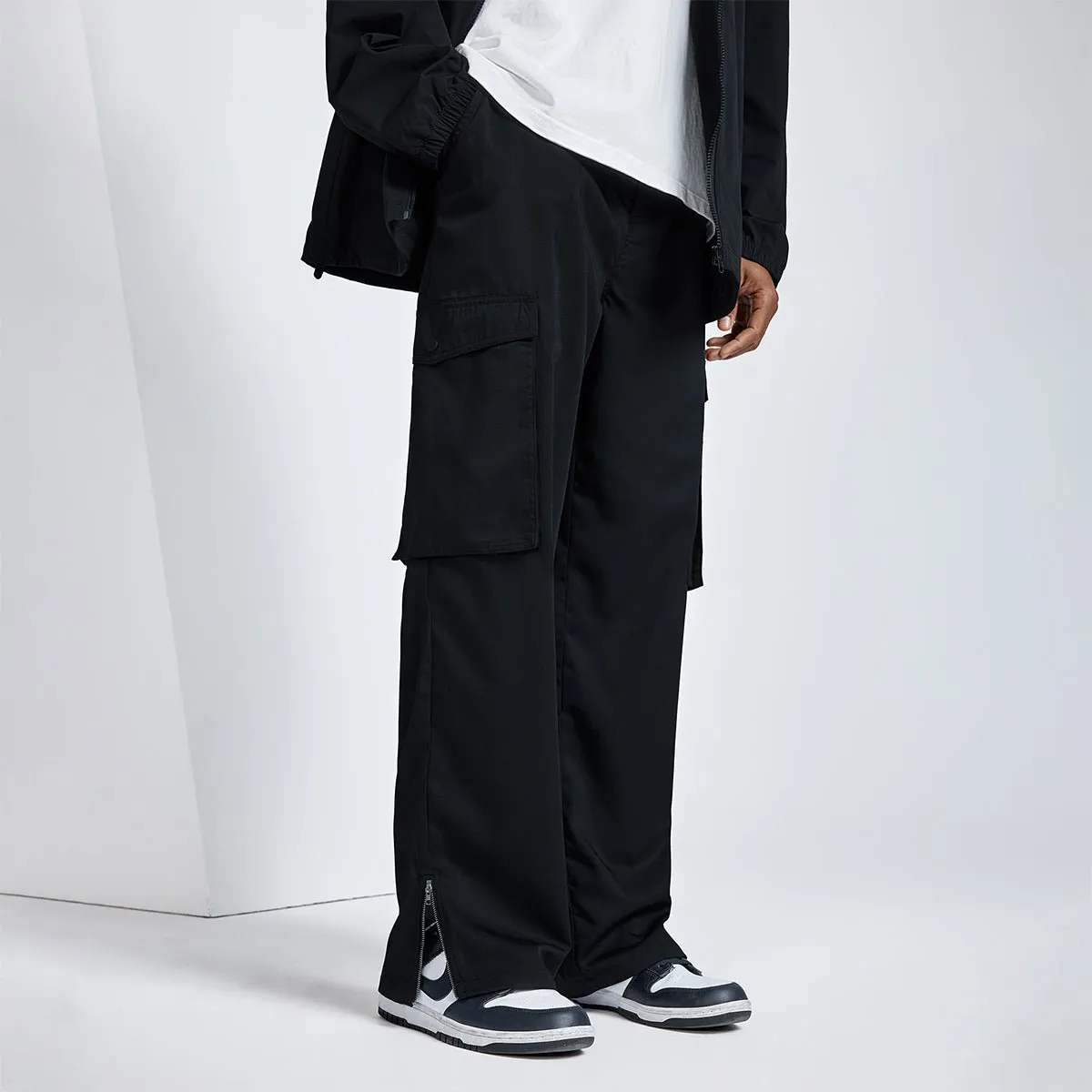 Exaggerated Pocket Baggy Fit Zip Hem Black Cargo Pants